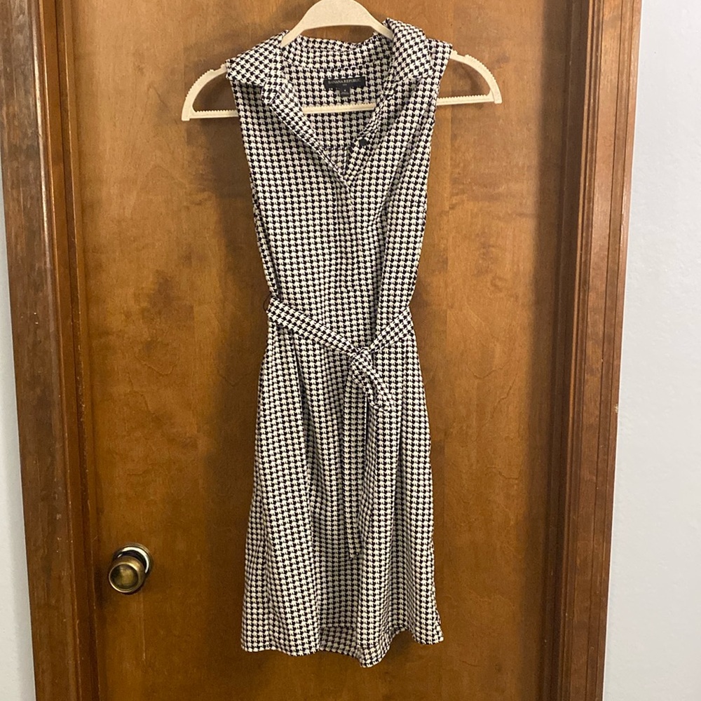 Bold Print Sleeveless Dress